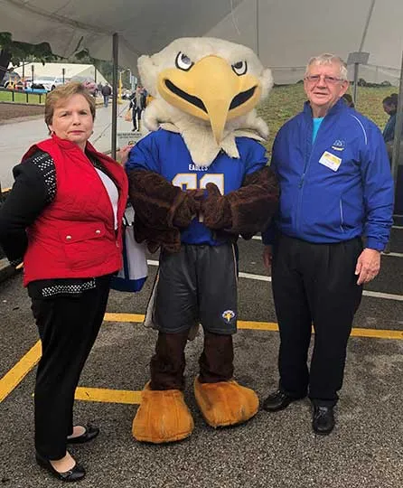 Wayne and Brenda Judy with MSU mascot