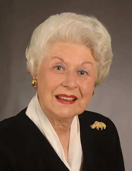 Sue Luckey Headshot